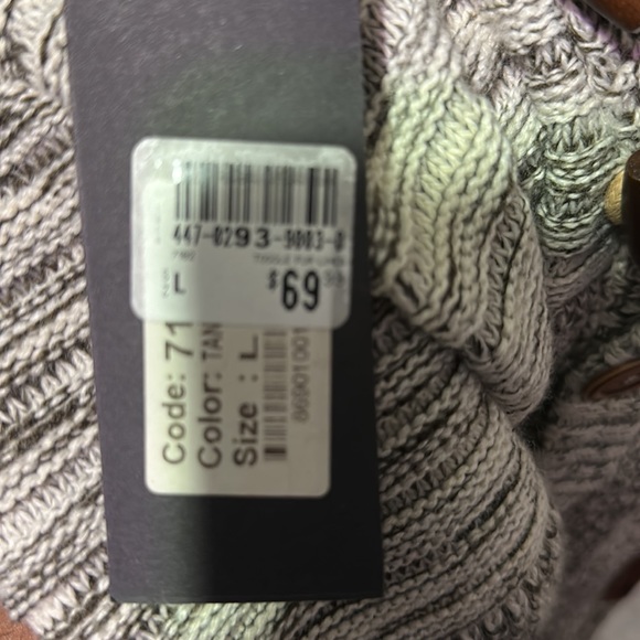 NWT Gray Men’s Cardigan With Buttons!! - Picture 5 of 5